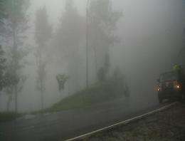 Kabut Tebal Selimuti Puncak, Pengendara Diimbau Wa
