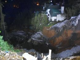 Kembali Longsor Di jalur Puncak, Kendaraan Menuju 